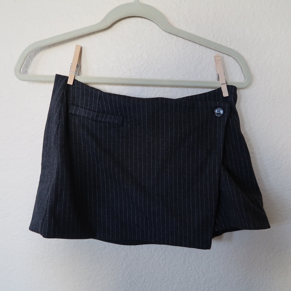 ZARA Pinstripe Mini Skirt Dark Gray Size Small